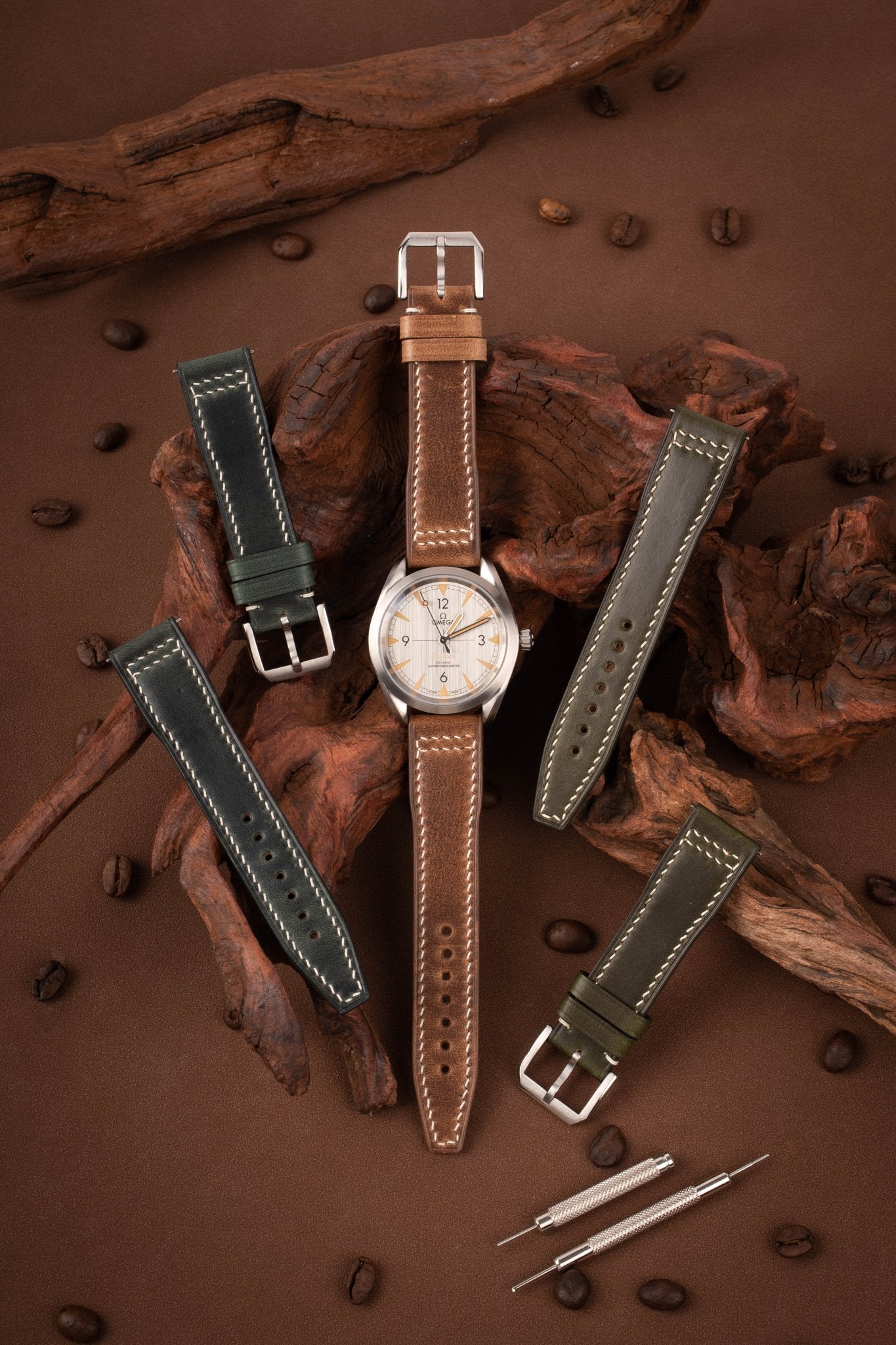 Handcrafted Horween leather vintage matte quick-release straps, compatible with Omega Seamaster, Breitling Navitimer, Rolex Submariner & Seiko Prospex. Available in brown/dark green/military green. 3.2mm tapered thickness fits OEM buckles5-second quick-release mechanism, rugged rivet accents with refined matte finish for business formal and sport-casual scenarios, inspired by pilot watch straps.