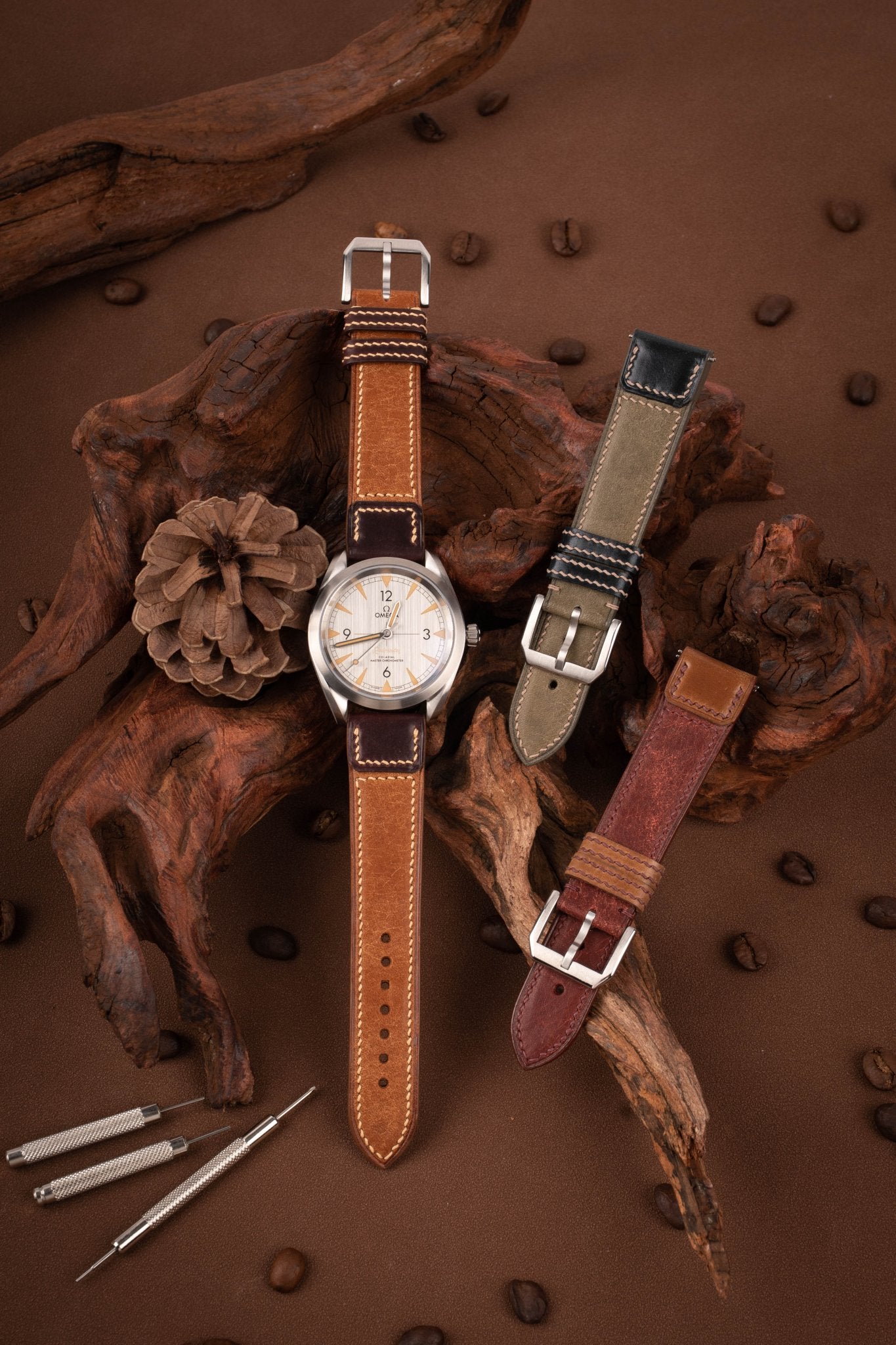 Handmade Horween Shell Cordovan leather straps with matte calfskin contrast stitching, compatible with Omega Seamaster 300, Breitling Navitimer B01, Rolex Explorer II & Seiko Prospex. 3 rugged colors (espresso/charcoal/burgundy), 2.5mm quick-release spring bars fit 20-22mm lugs, rivet accents with dual-material construction for tactical style. Customizable length/hole spacing/logo embossing, versatile for business, casual & sport scenarios.